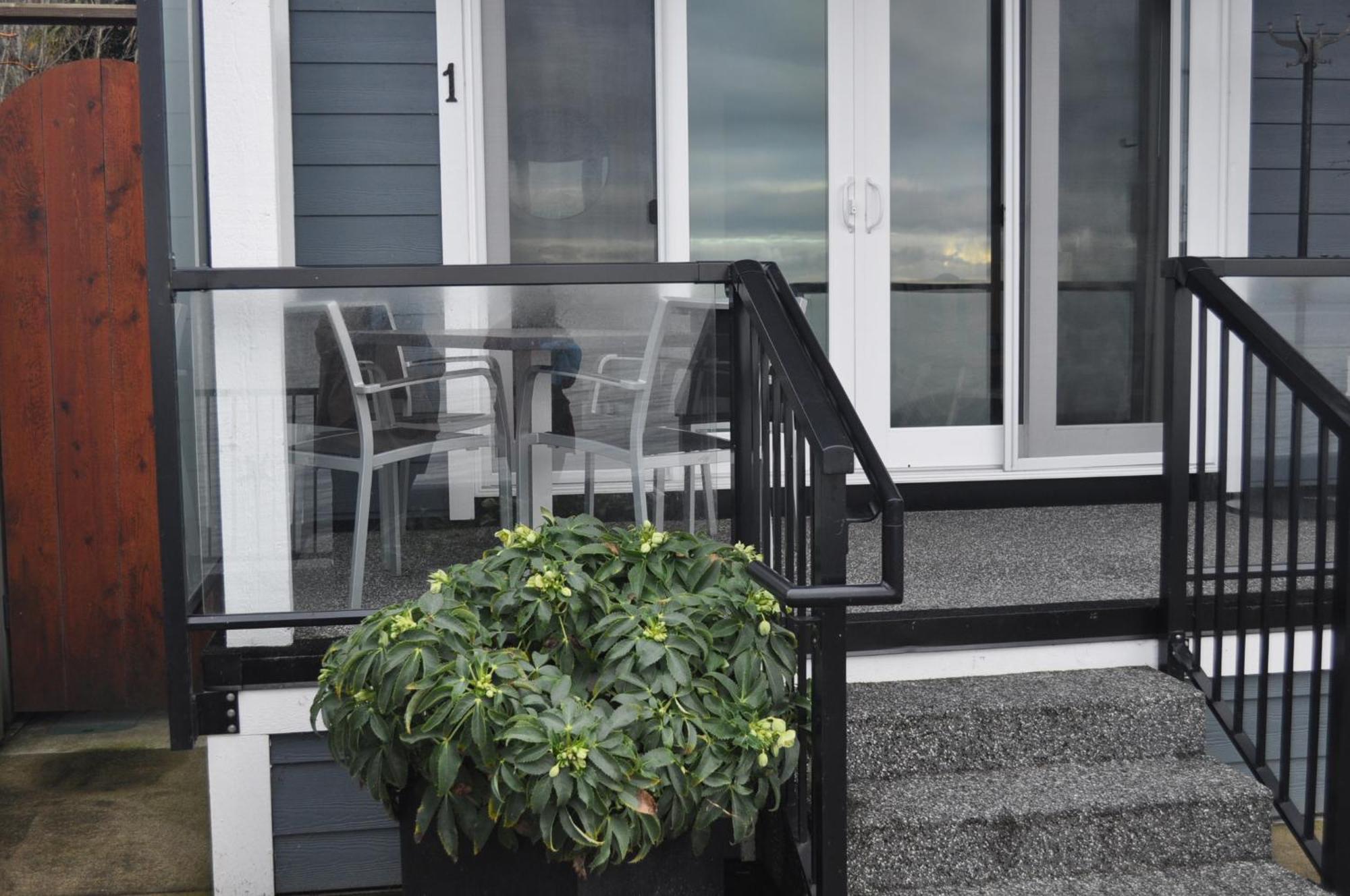 Qualicum Beach Ocean Suites Exterior photo